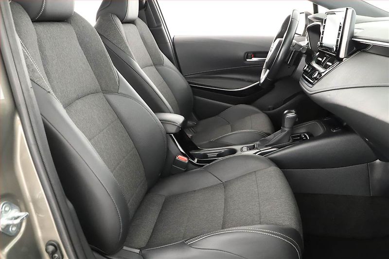 Toyota Corolla (2021) Style 2.0 Hybrid, Automat, ČR - fotka 7 z 16