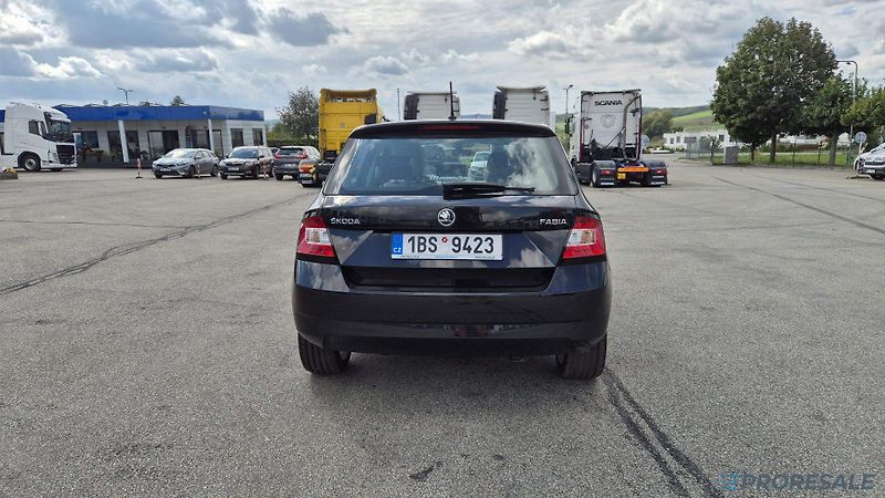 Škoda Fabia 1,2 TSI 66 kW STYLE - fotka 9 z 19