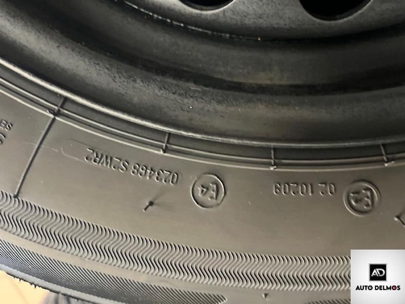 Volkswagen Golf ORIG.KOLA VČ POKLIC- LET.PNEU - fotka 9 z 10