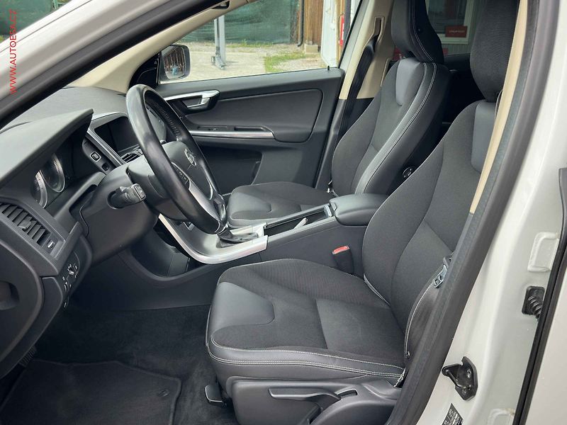 Volvo XC60 (2012) 2.5d 4x4, AT, klima - fotka 9 z 19