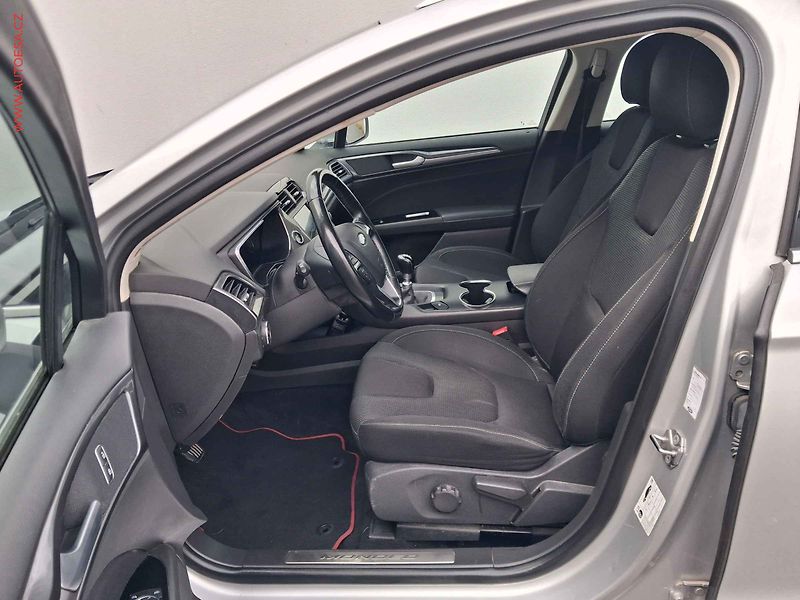 Ford Mondeo (2021) 2.0 TDCi, Titanium - fotka 9 z 18