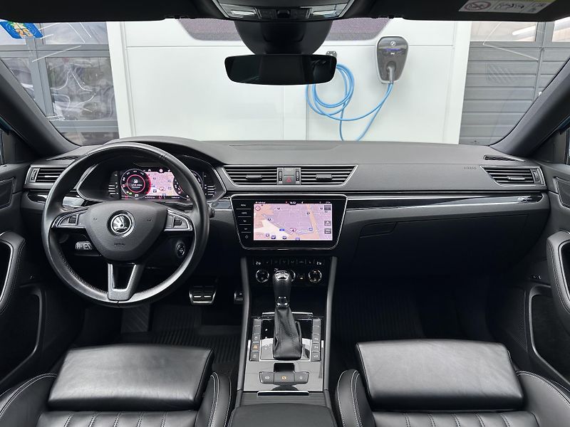Škoda Superb 2.0TDi L&K 4x4 DSG Blue Ocean - fotka 21 z 27