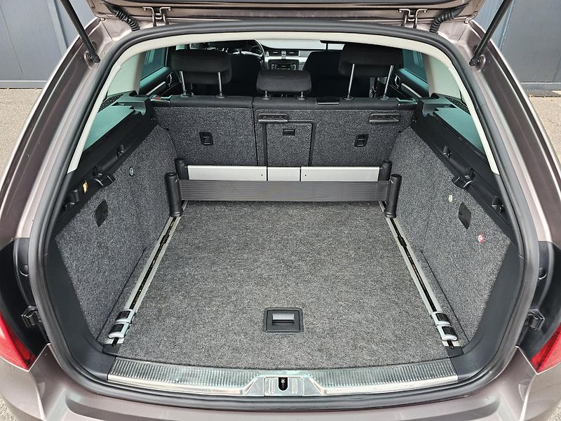 Škoda Superb 2.0 TDI 103kW,SENZORY,SERVISKA - fotka 44 z 53