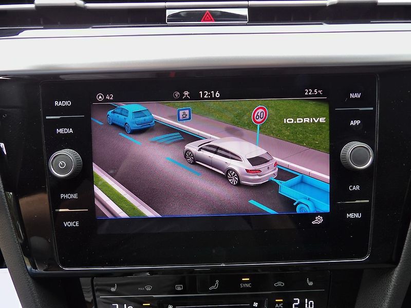 Volkswagen Arteon Shooting Brake 2.0TDI DSG 4Motion Rline Tažné - fotka 10 z 36