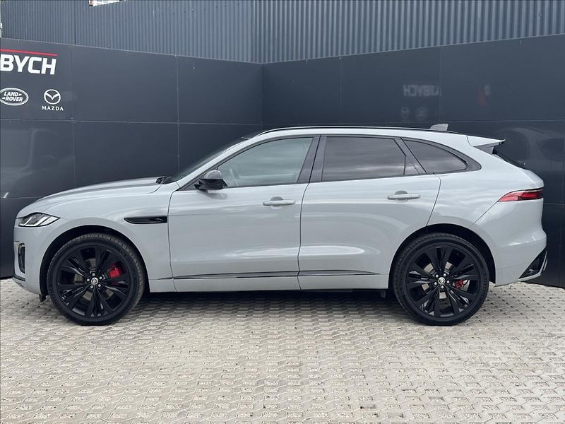 Jaguar F-Pace 3,0 D300 R-Dynamic SE AT ČR DP - fotka 5 z 32