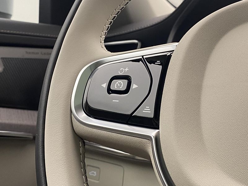 Volvo XC90 (2026) B5 AWD AUT BRIGHT PLUS 7míst - fotka 46 z 55