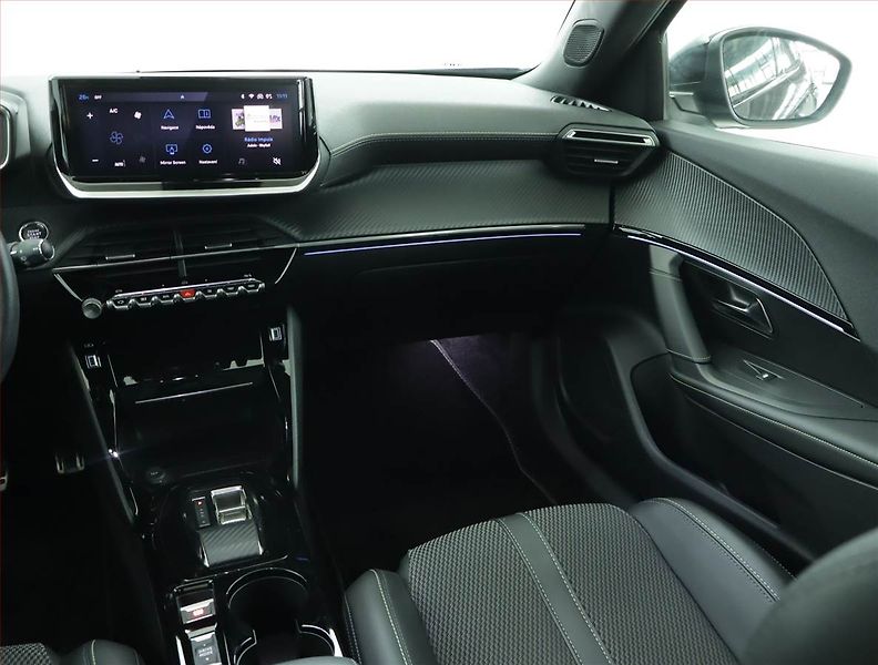 Peugeot 2008 (2023) GT 54 kWh, SoH 94% - fotka 8 z 20