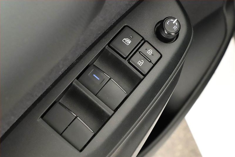 Toyota Yaris (2023) 1.5 VVT-i Hybrid, Automat, ČR - fotka 18 z 18