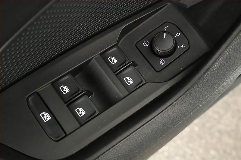 Škoda Octavia (2022) Style 1.5 TSI, ČR,1.maj - fotka 9 z 20