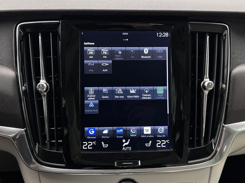 Volvo V90 CC D5 AWD PRO POLESTAR CZ AUT  - fotka 32 z 42