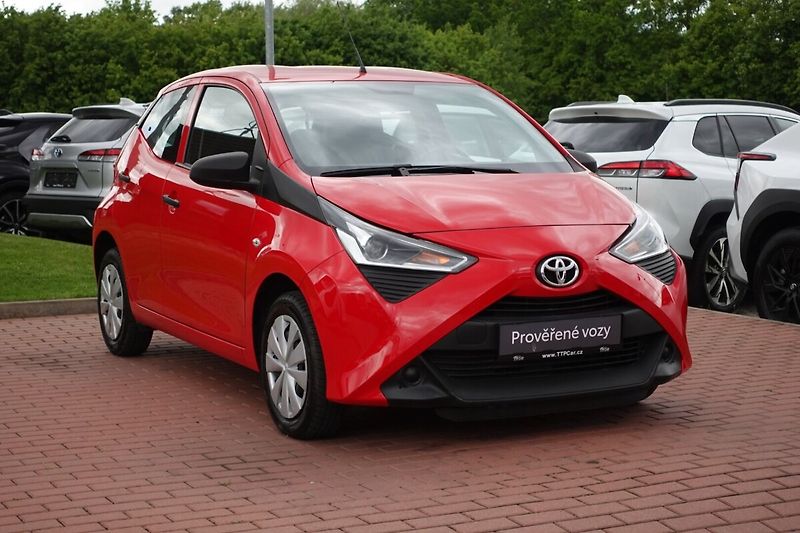 Toyota Aygo 1.0 VVT-i 5M/T x + comfort - fotka 3 z 23