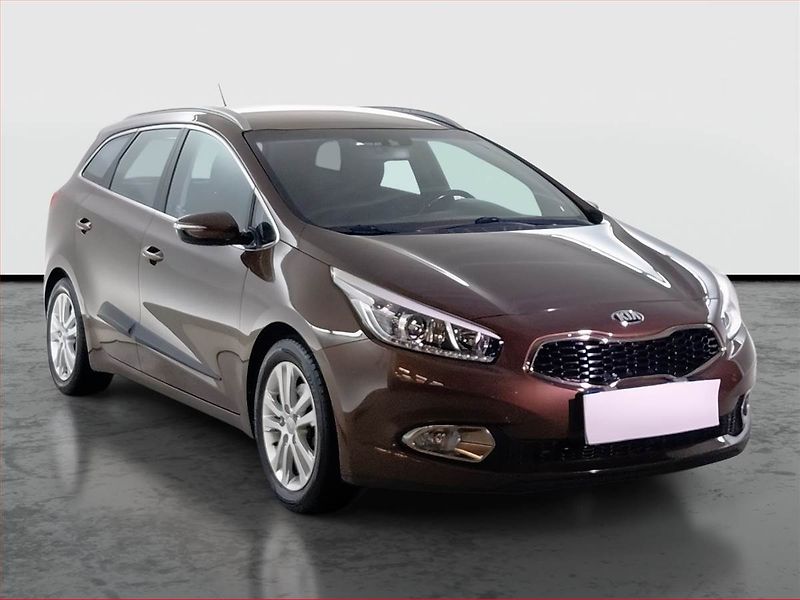 Kia Ceed (2012) 1.6 GDI, Navi, Xenony - fotka 1 z 17