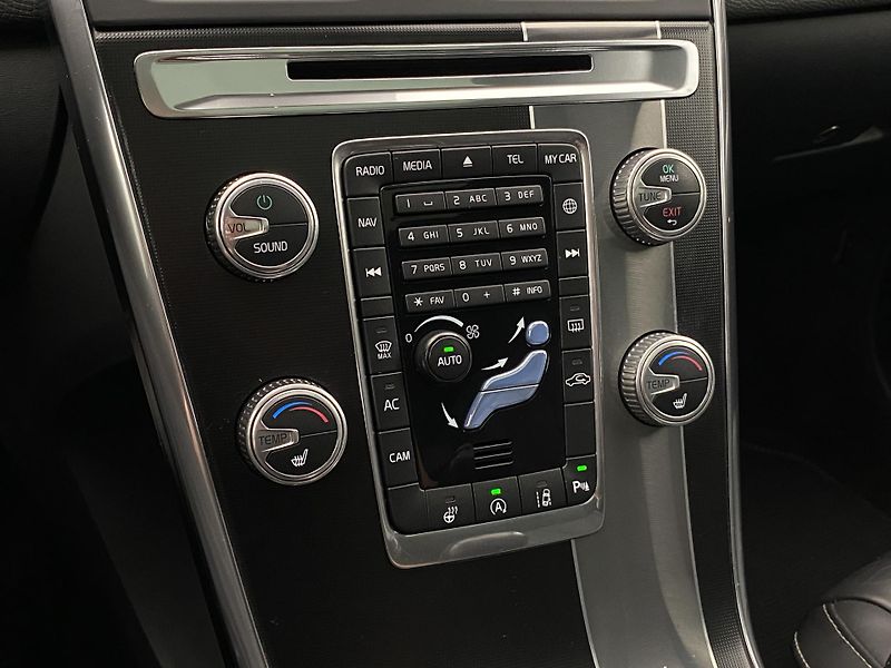 Volvo XC60 D3 R-DESIGN - fotka 27 z 45