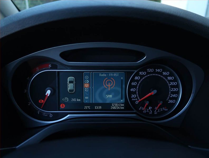 Ford Galaxy (2008) Titanium 2.0 TDCi, 7 míst - fotka 11 z 21