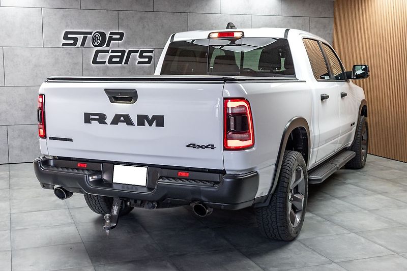 Dodge RAM 5.7 HEMI BIGHORN 4x4*PPF*ČR 1M - fotka 6 z 49
