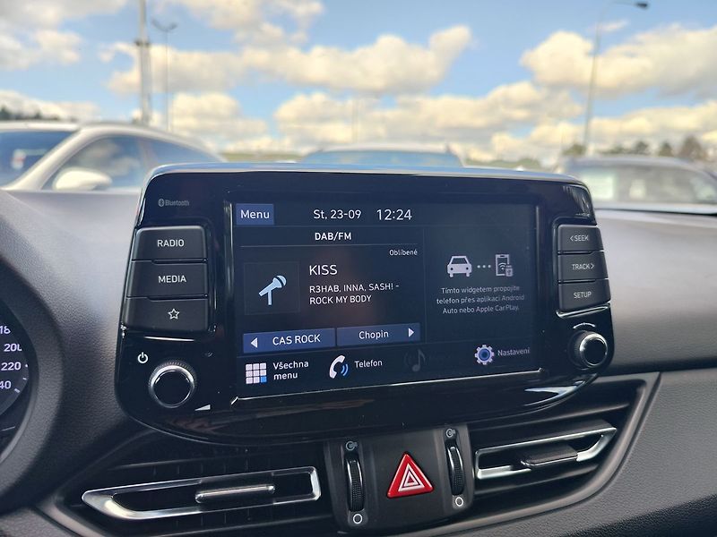 Hyundai i30 1.5 T-GDI/117kW Smart DCT - fotka 15 z 33