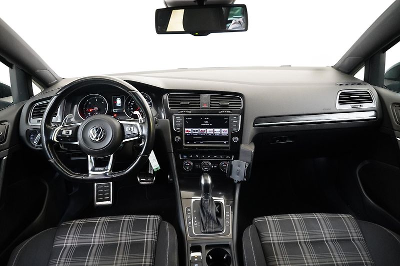 Volkswagen Golf - fotka 5 z 28