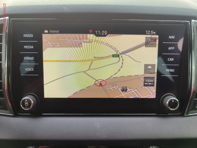 Škoda Karoq (2019) 2.0 TDi 4x4, ČR, SportLine - fotka 13 z 26