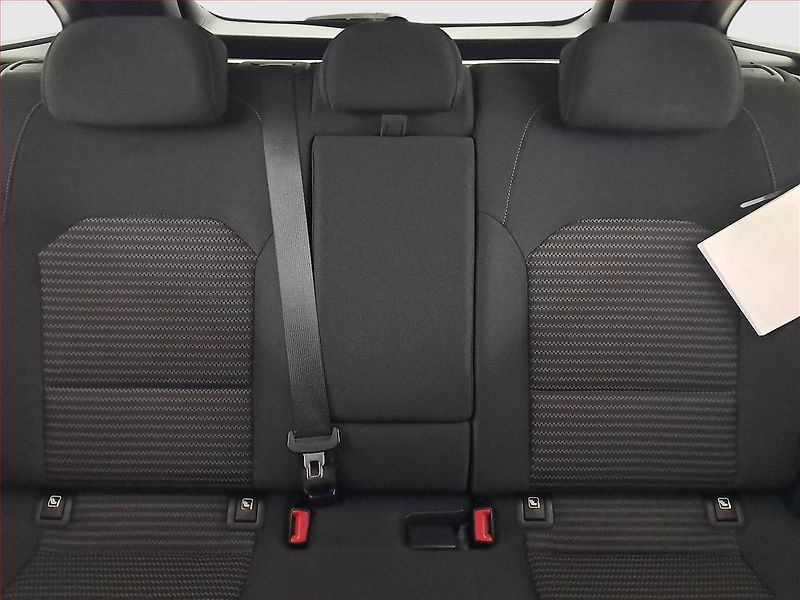 Kia Ceed (2023) Exclusive 1.5 T-GDI, ČR,1.maj - fotka 10 z 18