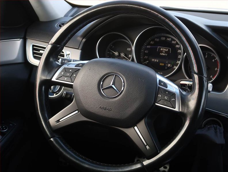 Mercedes-Benz Třídy E (2016) E 200 BlueTEC, Automat, Kůže - fotka 22 z 22