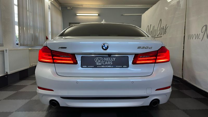 BMW Řada 5 XDIRVE/SPORT LINE/2 SADY GUM - fotka 5 z 55