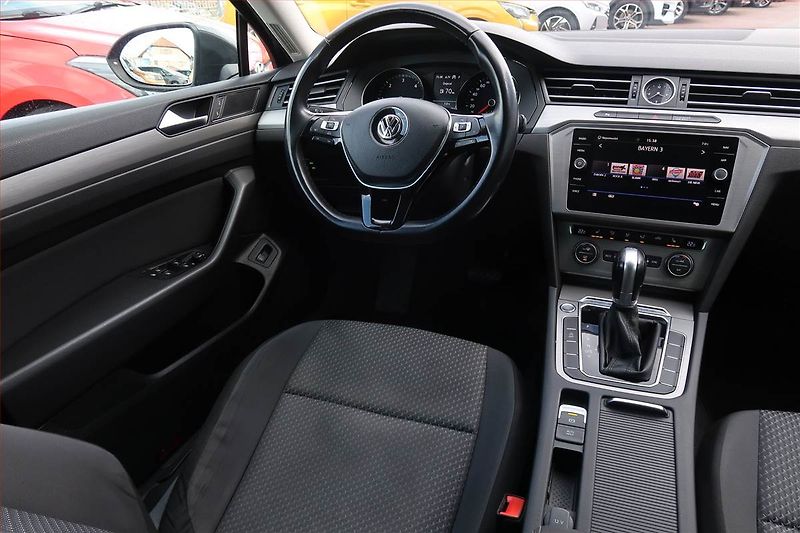 Volkswagen Passat (2018) 2.0 TDI, Automat, Navi - fotka 7 z 19