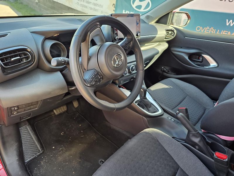 Toyota Yaris 1.5-V ZÁRUCE-1.MAJITEL-AUTOMAT - fotka 5 z 11