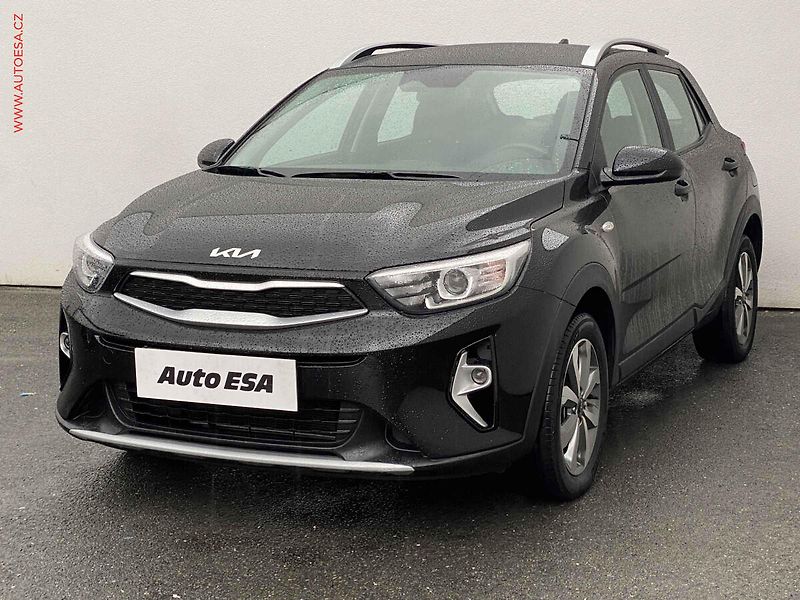 Kia Stonic (2024) 1.2i, 1.maj,ČR, AC, kamera - fotka 3 z 20