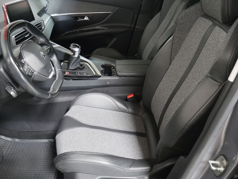 Peugeot 3008 (2018) 1.5 HDi, Allure - fotka 9 z 24