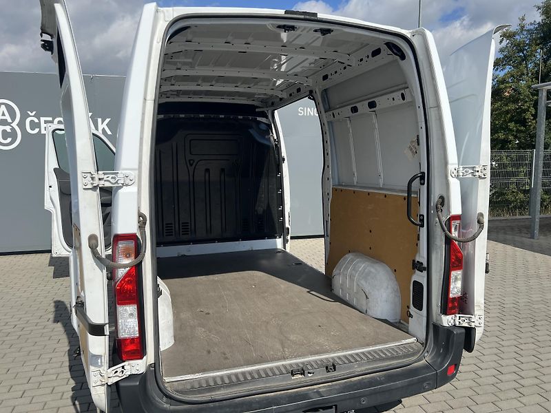 Opel Movano (2021) 2.3CDTi 100kW L2H2,AC - fotka 23 z 27