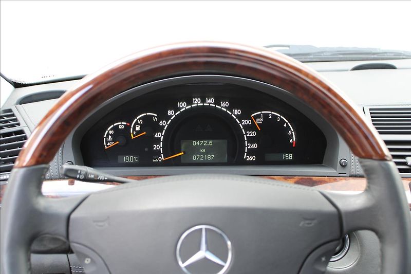Mercedes-Benz Třídy S S 600 Long V12 / Lorinser - fotka 16 z 43