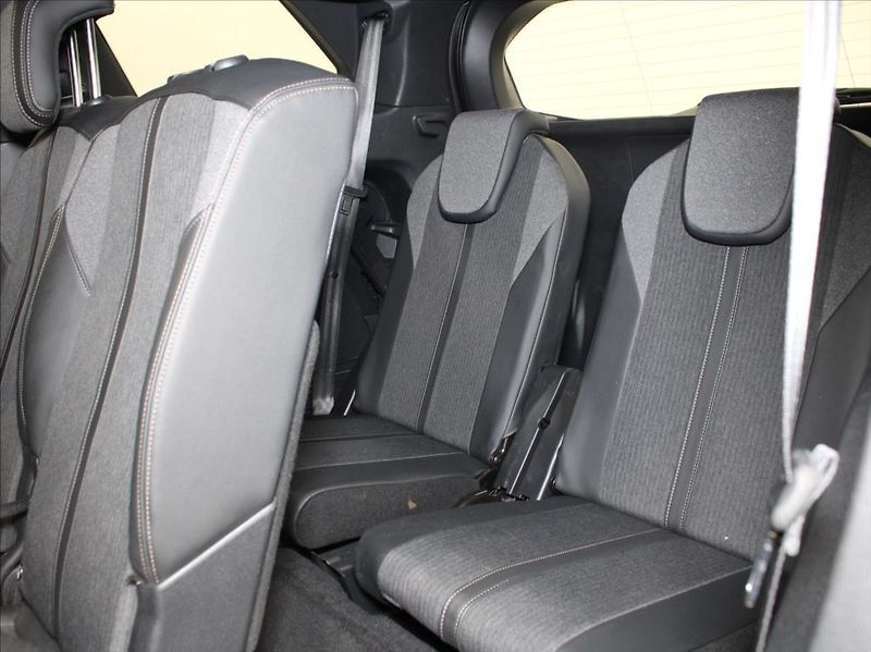 Peugeot 5008 2,0 HDi 130kW AT GT-line 1.maj - fotka 8 z 22