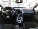 Peugeot 5008 (2016) 1.6 BlueHDi 88kW Allure - náhled 13