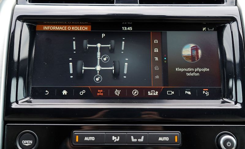 Land Rover Discovery 3.0 TD6/HSE/260PS/ČR - fotka 47 z 54