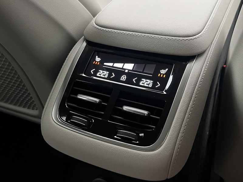 Volvo XC90 (2026) T8 AWD PLUS BRIGHT - fotka 45 z 45