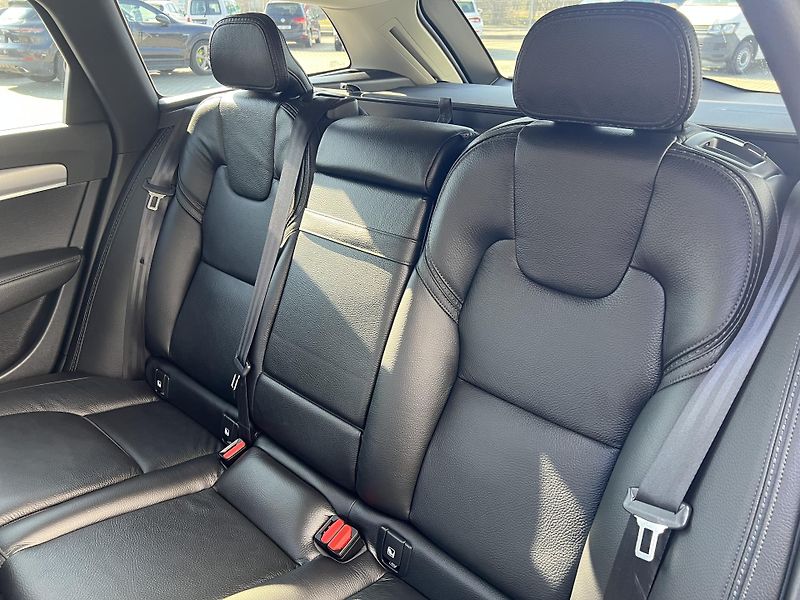 Volvo V90 (2019) 2.0d*173Kw*CrossCountry*4x4*AT - fotka 30 z 43