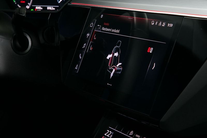 Audi e-tron 55 300kW Tažné HUD NightVision - fotka 34 z 50