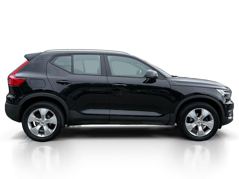 Volvo XC40 T2 FWD // CORE // PANORAMA - fotka 6 z 30