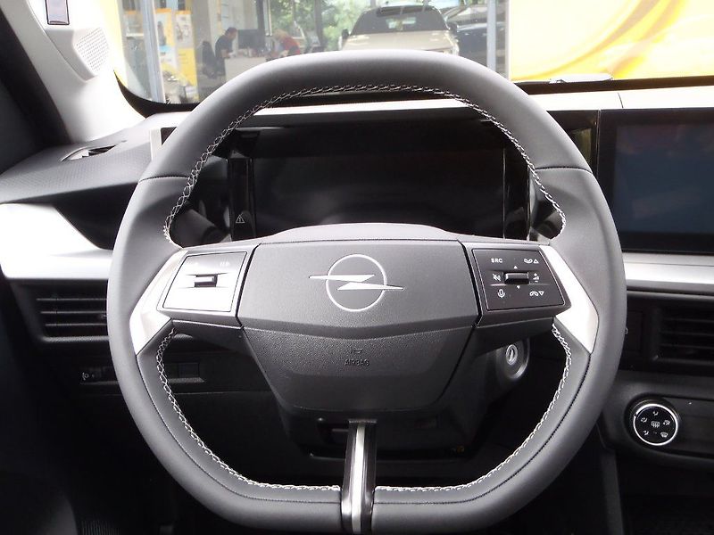 Opel Frontera Edition Hybrid 1.2 Turbo 81kW - fotka 14 z 28