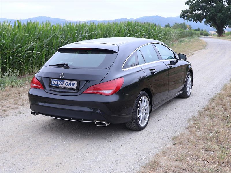 Mercedes-Benz CLA 2,0 250 155kW 4Matic Xenon - fotka 7 z 27