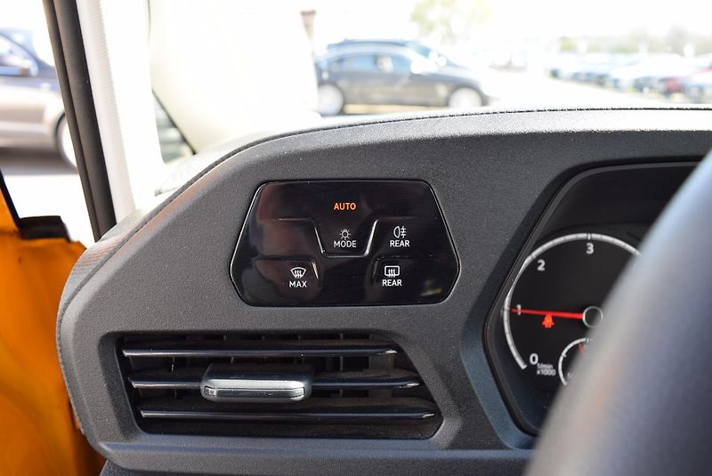 Volkswagen Caddy (2021) 2.0TDI 90kw TRENDLINE TAŽNÉ - fotka 29 z 39