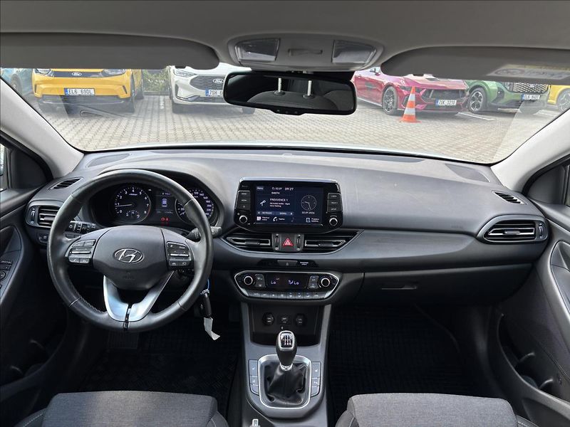 Hyundai i30 1,5 Smart 81kW kombi - fotka 15 z 34
