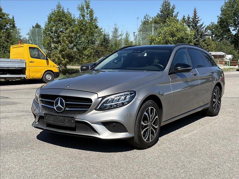 Mercedes-Benz Třídy C 2,0 220d 143kW 4M,AVG,Led,Pano - fotka 1 z 48