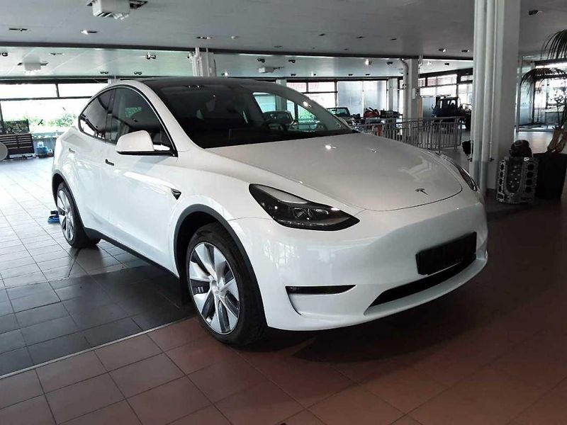 Tesla Model Y LONG RANGE DUAL MOTOR TZ 92,4% - fotka 1 z 7