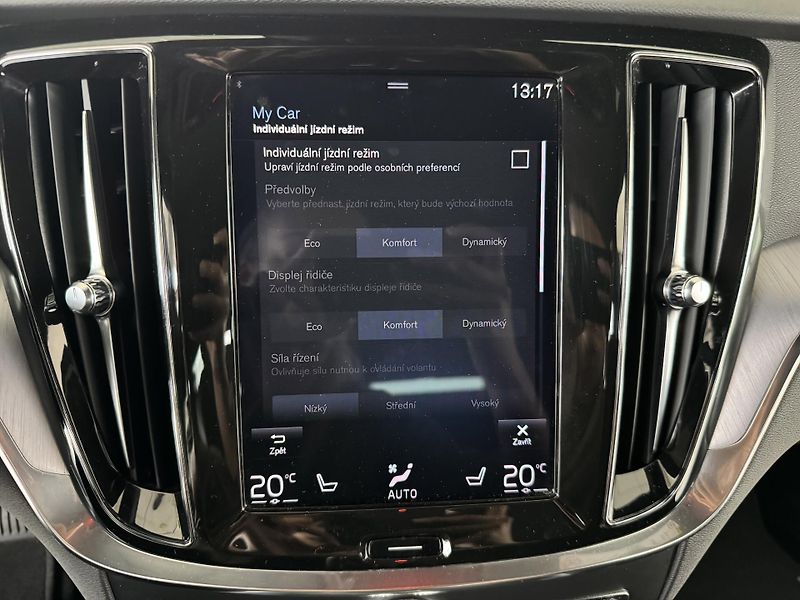 Volvo V60 D3 AUT*110kW*LED*KeyLess*DPH - fotka 20 z 34