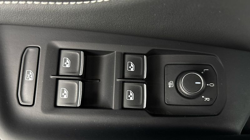 Volkswagen Passat 2.0 TDI DSG 4MOTION Alltrack - fotka 22 z 27