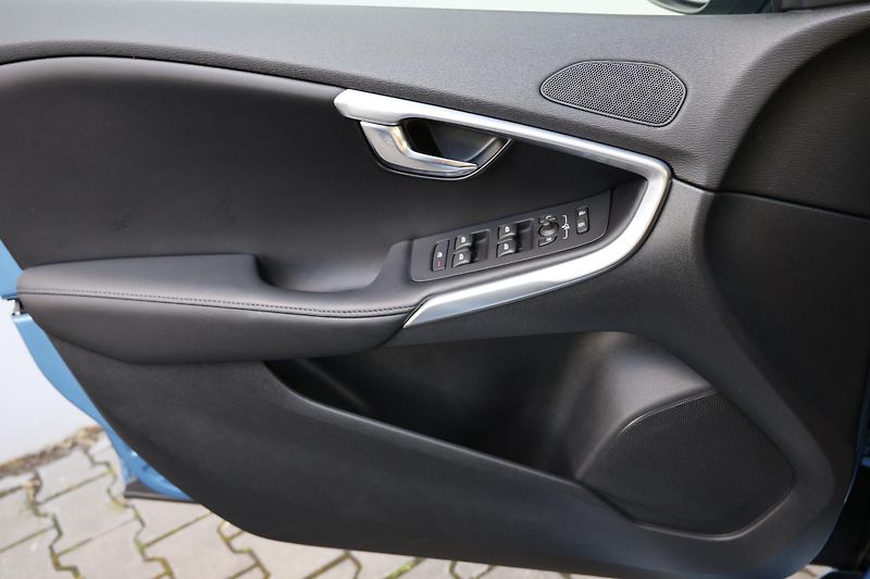 Volvo V40 (2015) - fotka 13 z 24