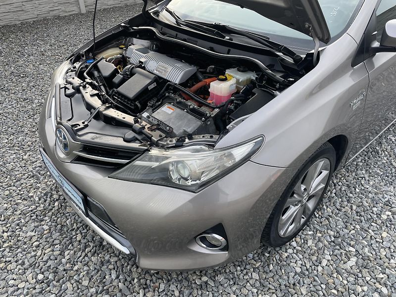 Toyota Auris 1.8i 16v HYBRID AUT NAVI CAM!! - fotka 73 z 166