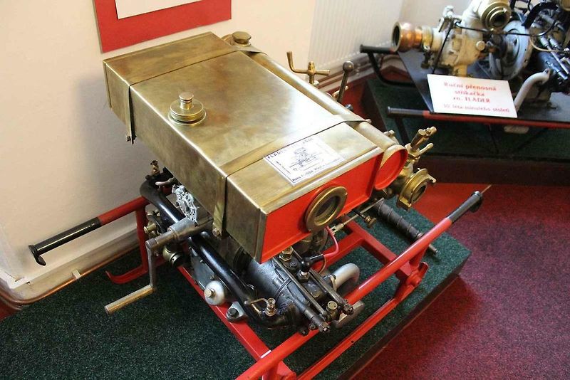 Hasičské muzeum v Krupce, má nádhernou expozici, kterou zdobí jedna z největších kolekcí motorových čerpadel - stříkaček značky Flader. Expozice se chystá na oslavu desátých narozenin.
