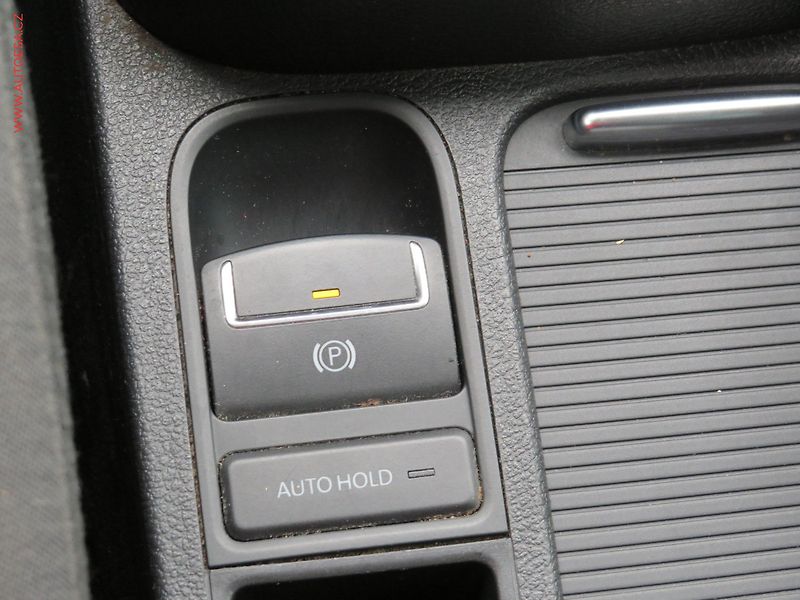 Volkswagen Tiguan (2012) 1.4 TSi, xenon, autoAC - fotka 18 z 27